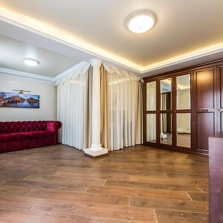 Шикарная Квартира Возле Костёла В Центре Киев Экстерьер фото